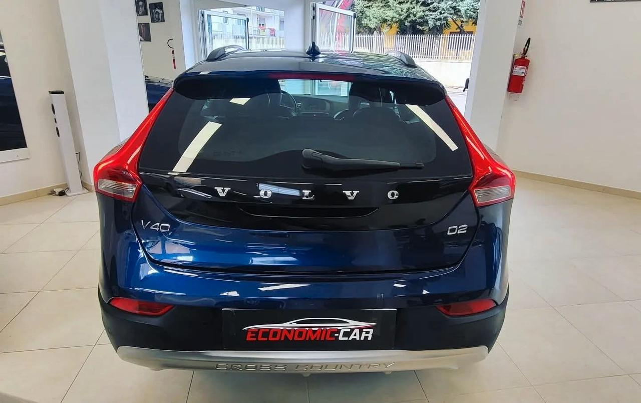 Volvo V40 Cross Country D3 Momentum AUTOMATICO