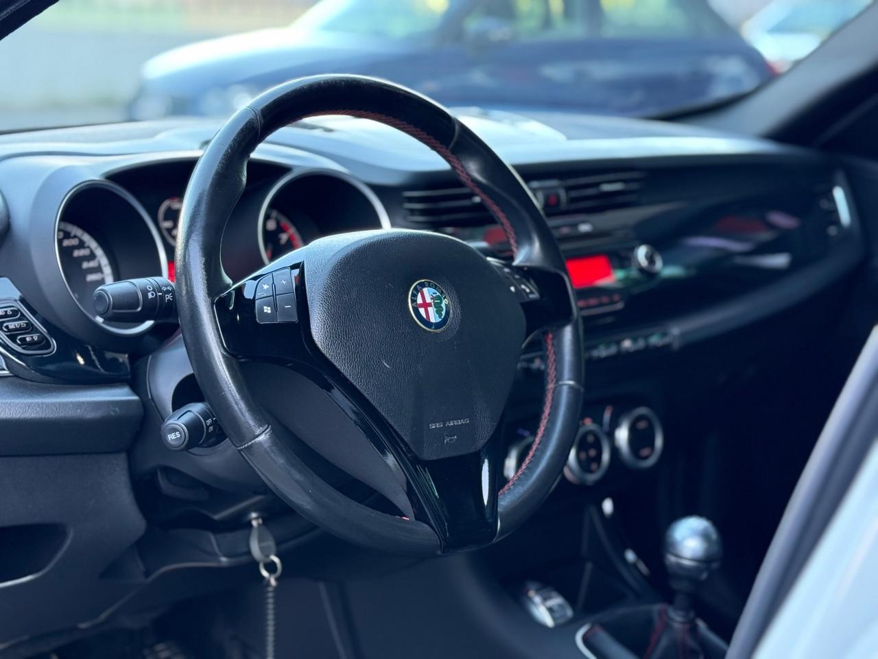 Alfa Romeo Giulietta 1750 TBi Quadrifoglio Verde 235cv UNIPRO