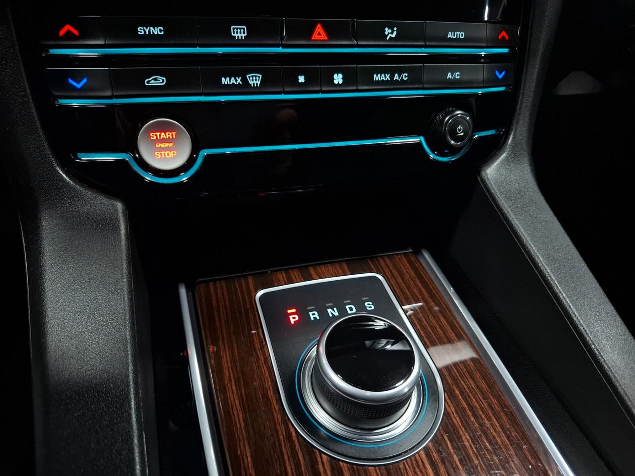 Jaguar F-Pace 2.0 D 180 CV euro 6