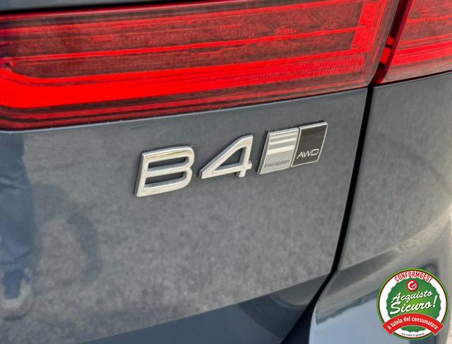 VOLVO XC60 B4 (d) AWD Inscription R.L.19" Sedili Pelle