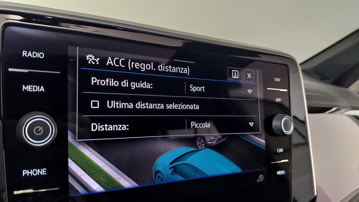 VOLKSWAGEN T-Roc 1.5 Tsi Act Dsg R-Line
