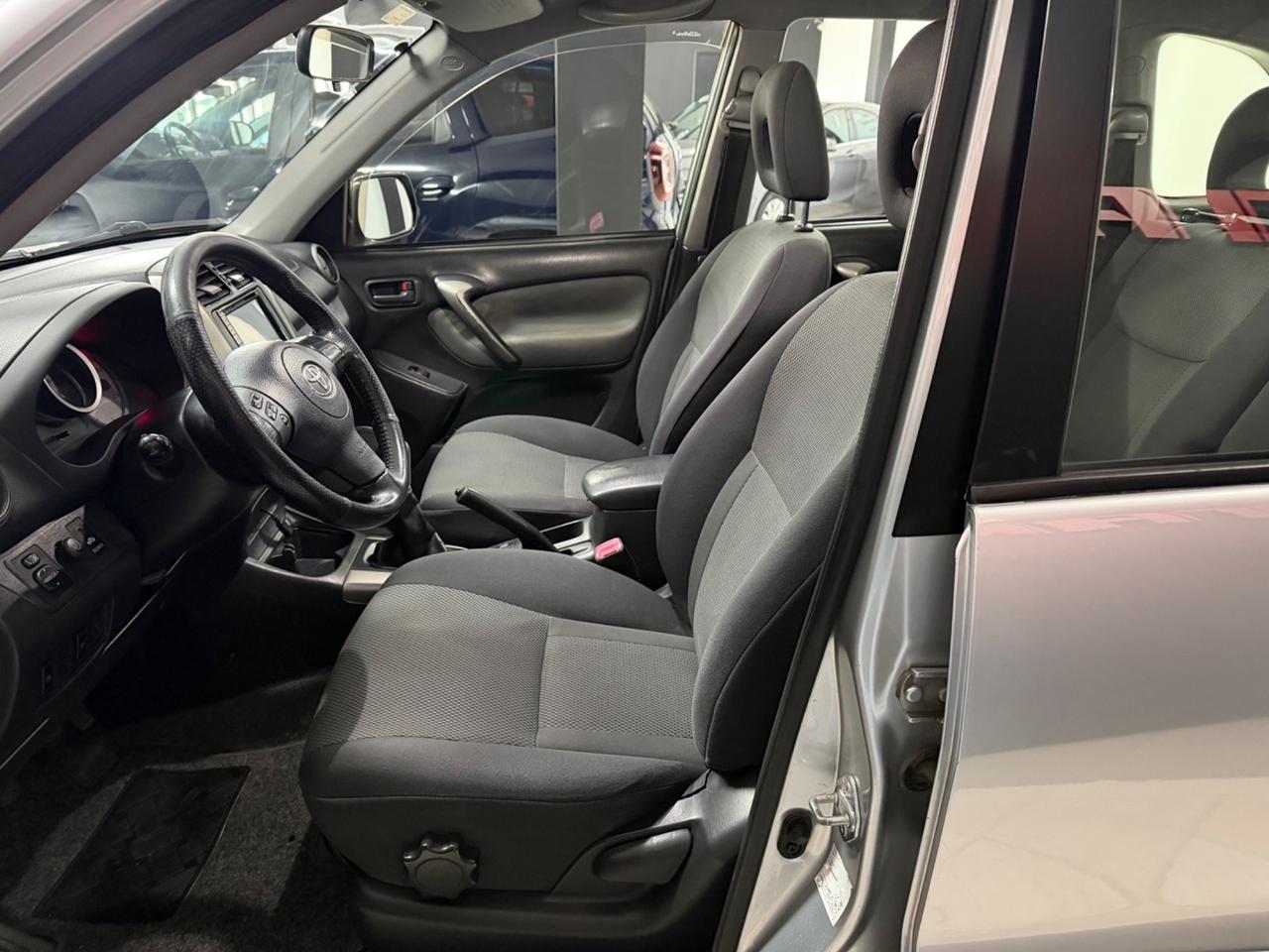 TOYOTA RAV 4 2.0 D-4D (116) Sol 2005
