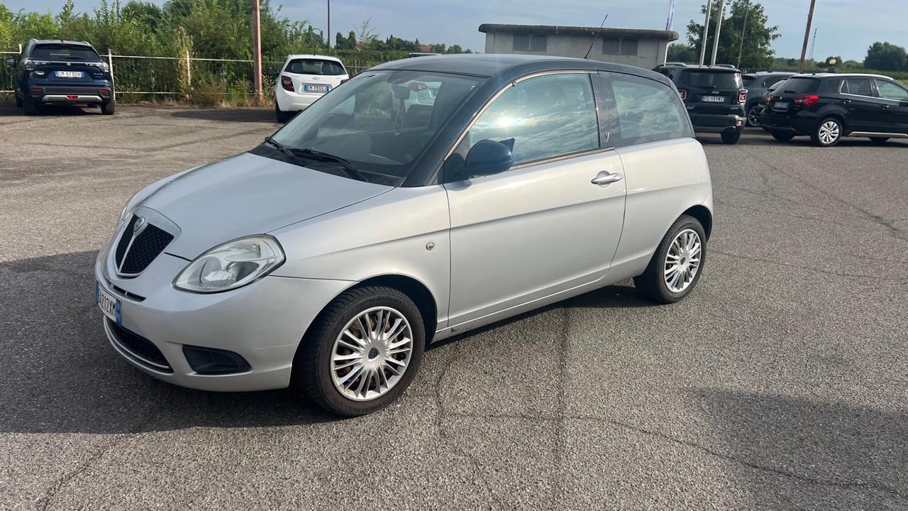 Lancia Ypsilon 1.2 Versus