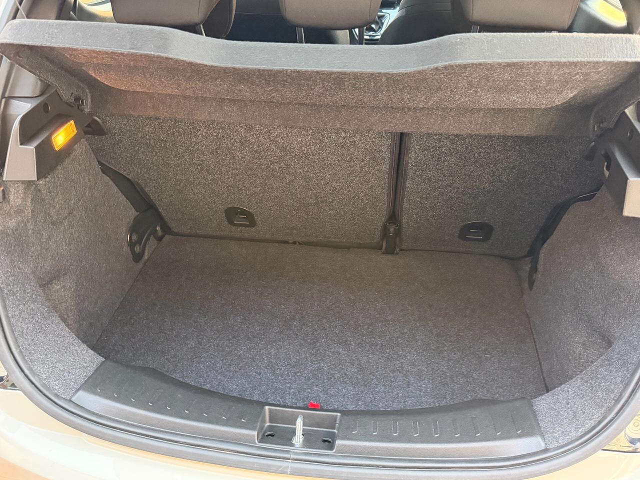 Lancia Ypsilon 1.2 69 cv. ELEFANTINO BLU