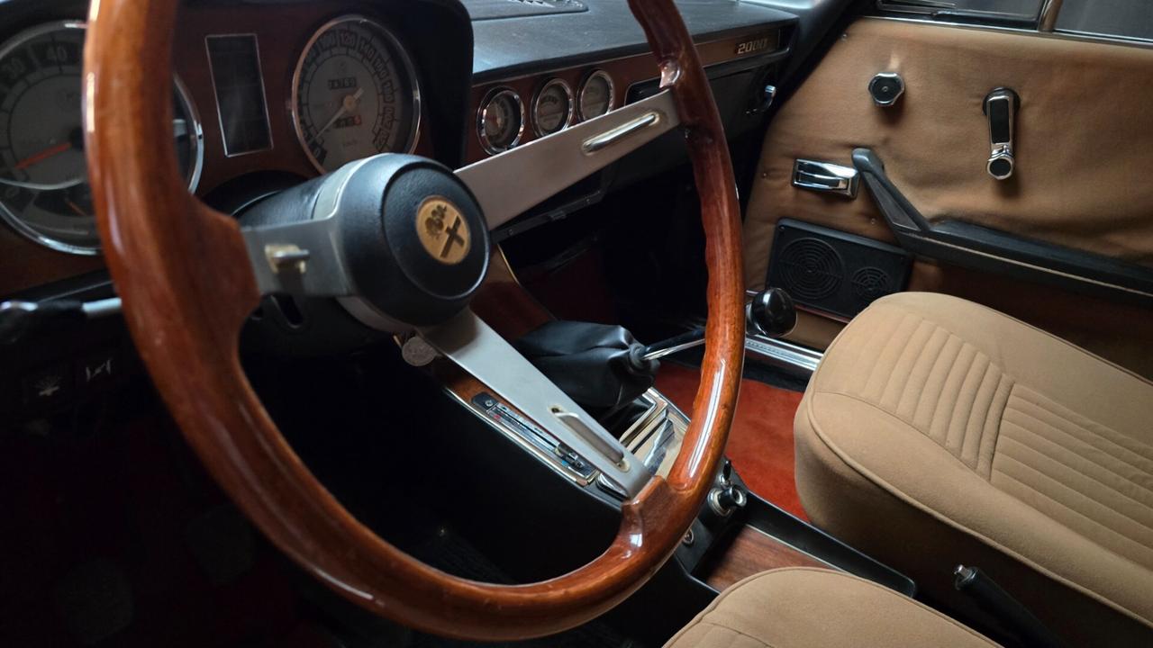 Alfa Romeo 2000 anno 1974 certificabile ASI
