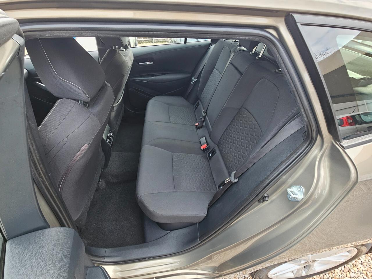 Toyota Corolla Touring Sports 1.8 Hybrid Business