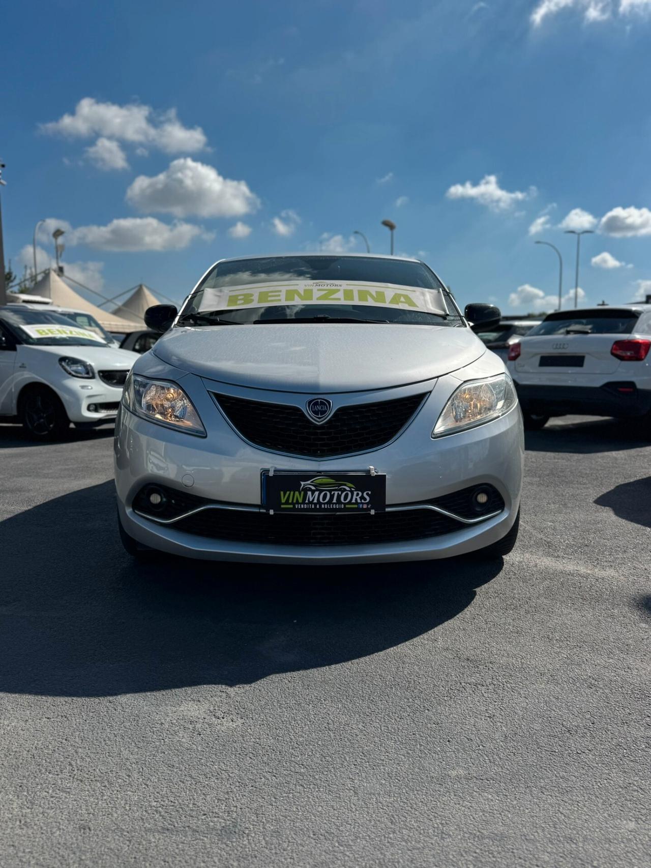 Lancia Ypsilon 1.2 69 CV 5 porte Platinum