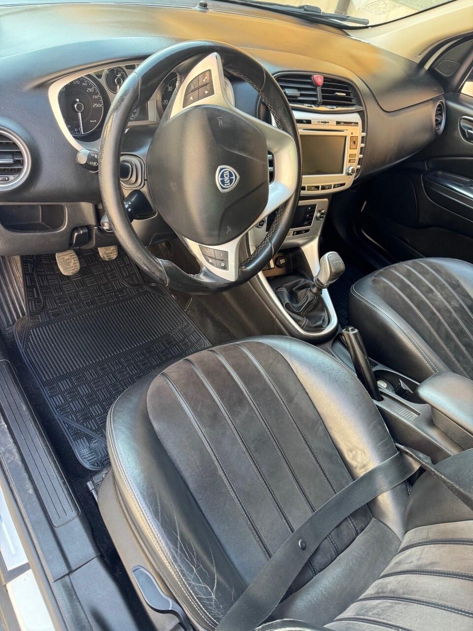 Lancia Delta 1.6 MJT DPF Gold