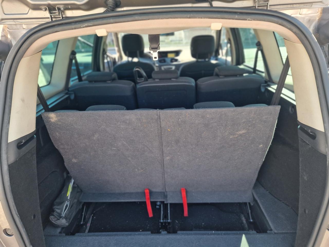 Renault Scenic XMod 1.5 dCi 110 7 POSTI