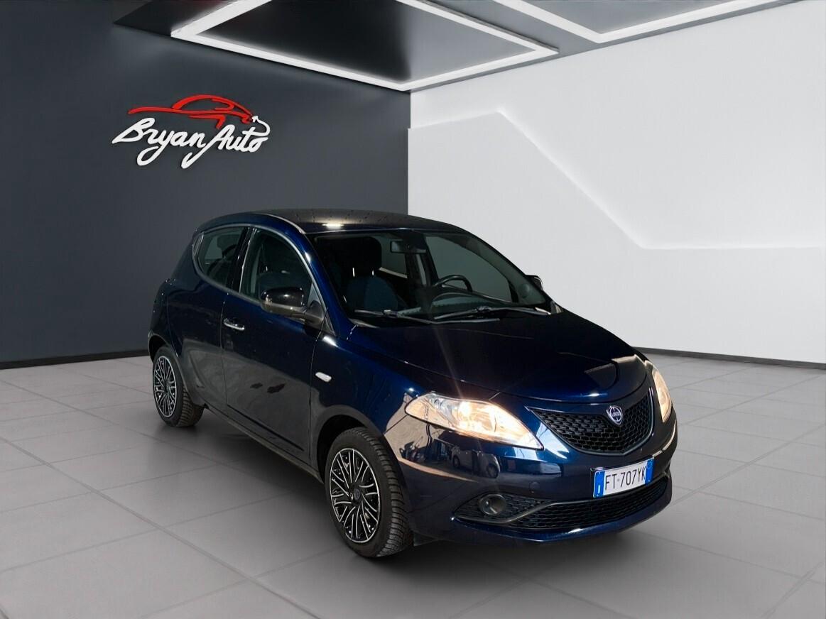 Lancia Ypsilon 1.2 69 CV 5 porte S&S Platinum IVA ESPOSTA