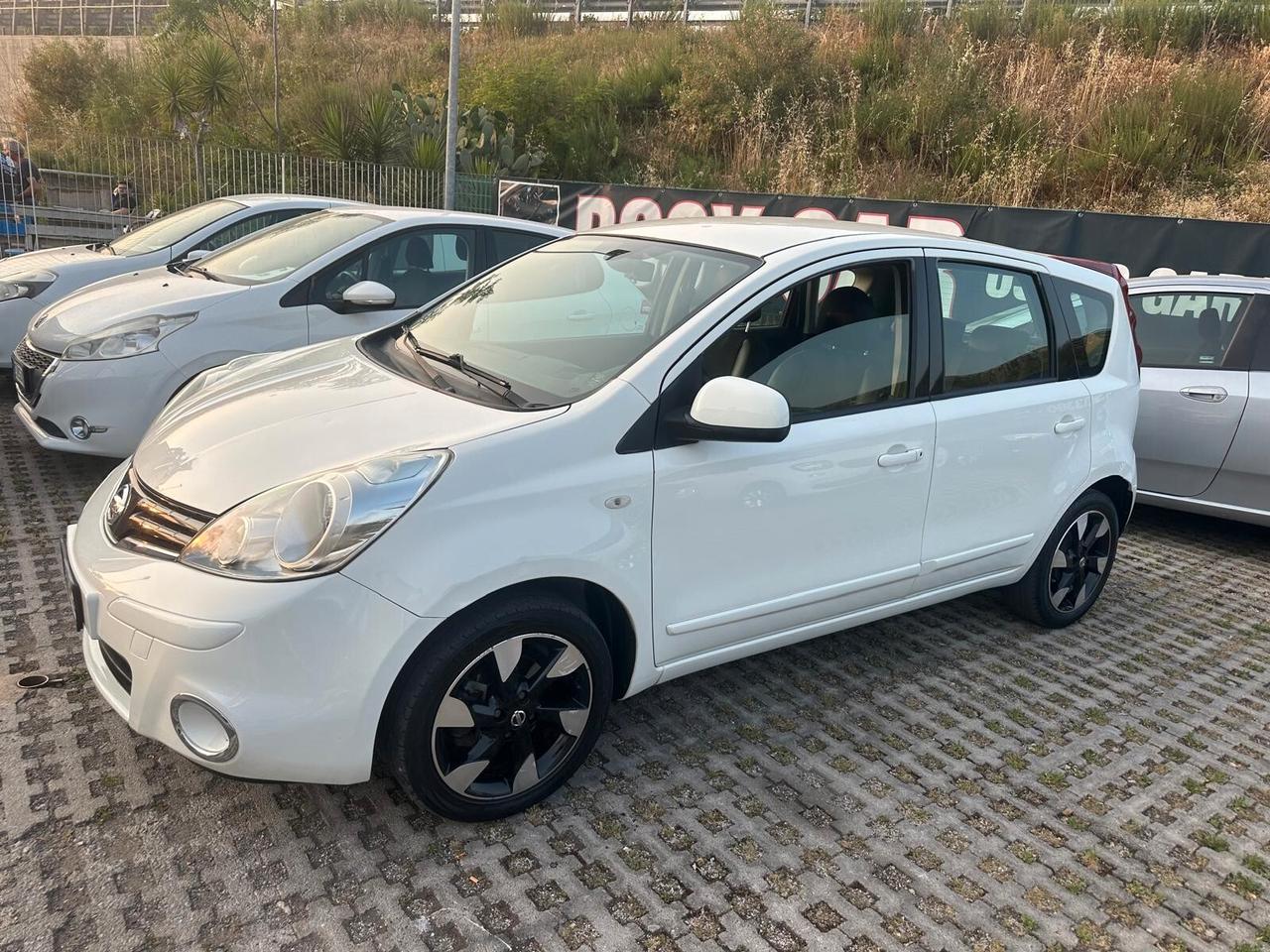 Nissan Note 1.4 16V Tekna-03/2013