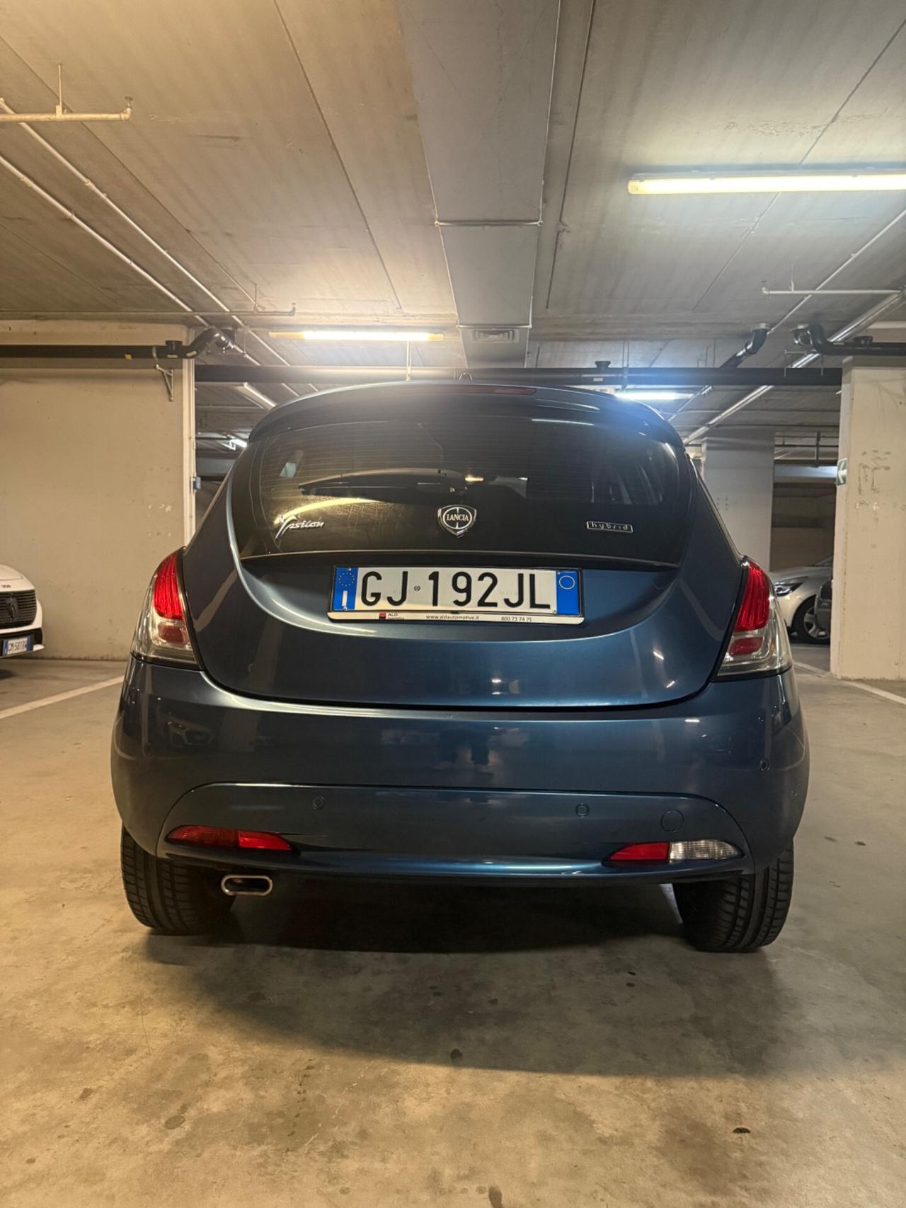 Lancia Ypsilon 1.0 FireFly 5 porte S&S Hybrid Ecochic A. Ferretti