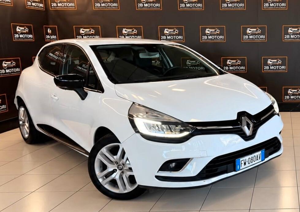Renault Clio 90CV 5P MOSCHINO INTENS