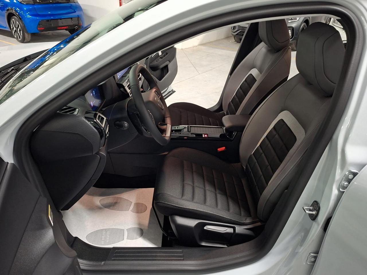 Citroen C4 1.2 PureTech 130CV Plus EAT8 Km. 0 MY'25