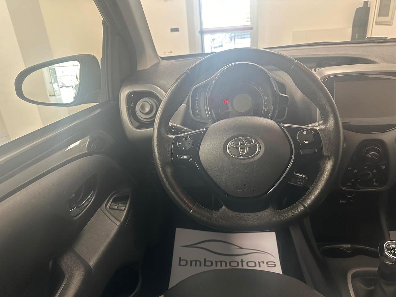 Toyota Aygo Connect 1.0 VVT-i 72 CV 5 porte x-clusiv MMT