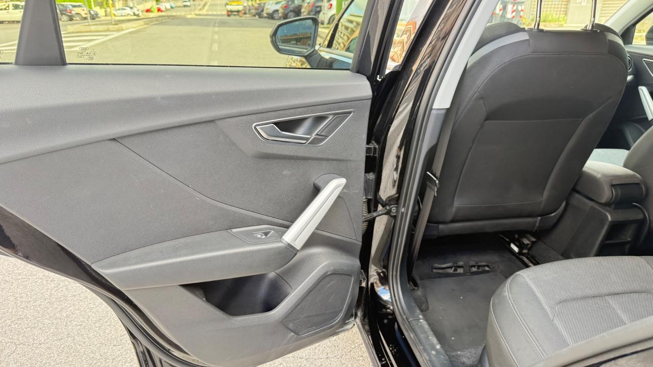 Audi Q2 35 TFSI S tronic line Edition LED NAVI KAMERA PDC CERCHI 17 COCKPIT BLUETOOTH