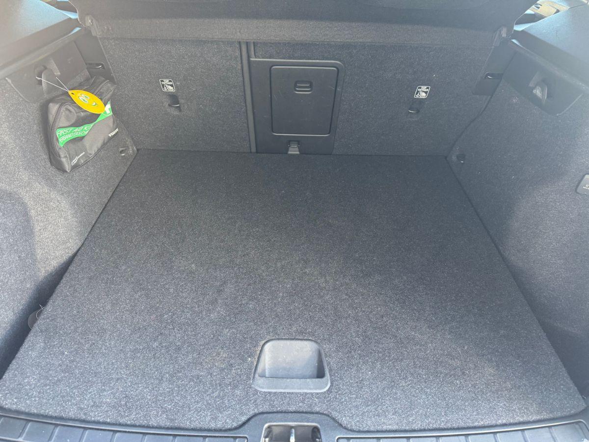 VOLVO - XC40 - T2 Momentum Pro