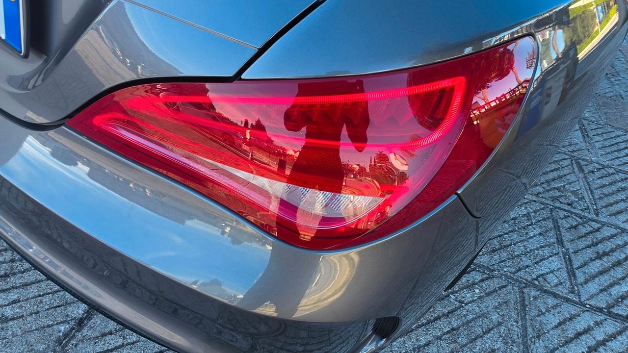 Mercedes-benz CLA 200