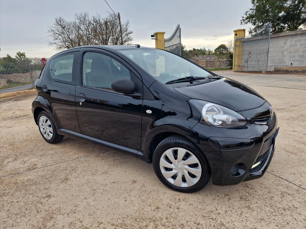 Toyota Aygo 1.0 12V VVT-i 5 porte Connect