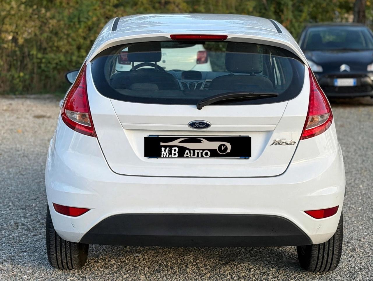 Ford Fiesta 1.4 16V 5p. Bz.- GPL Titanium Bs.