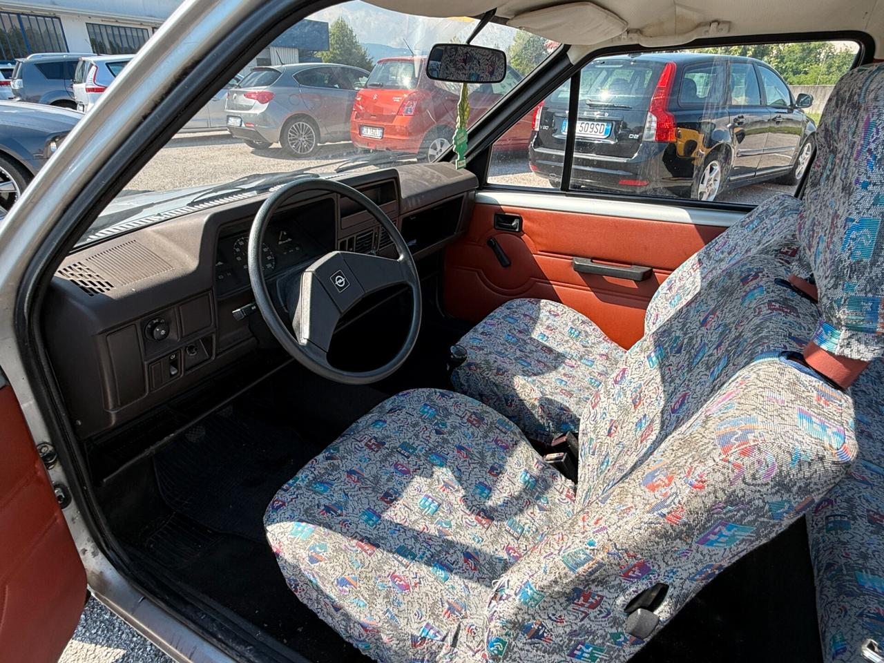 Opel Corsa 1.2 2 Porte TR