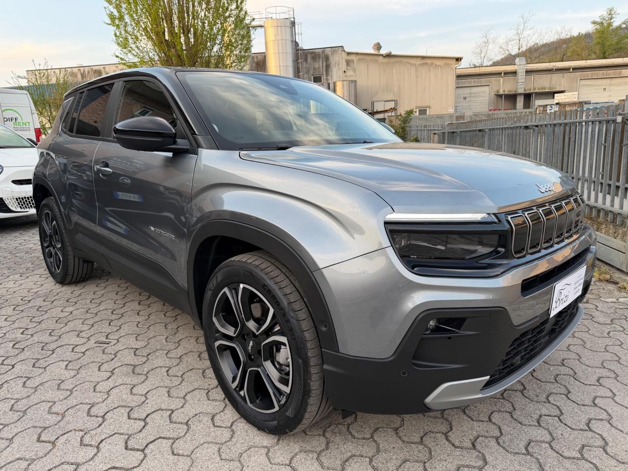 Jeep Avenger 1.2 Turbo 100 CV MHEV Summit