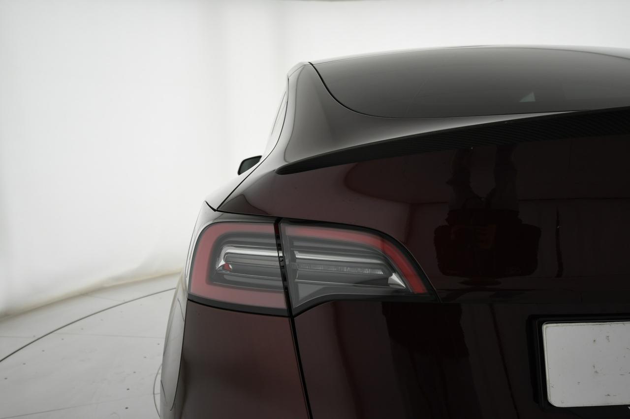 TESLA Model Y Performance Dual Motor awd +AUTOPILOT