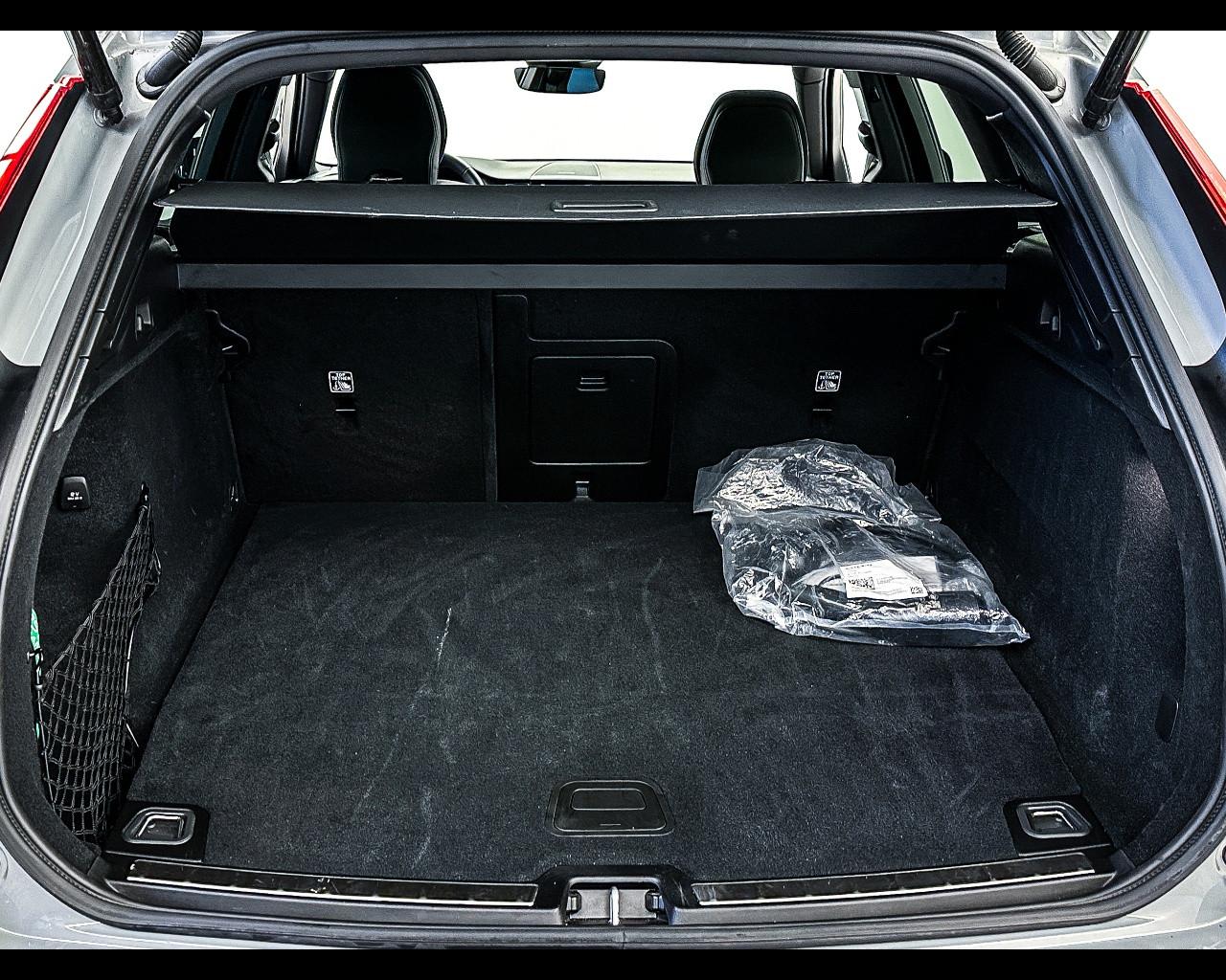 VOLVO XC60 (2017-->) - XC60 T6 Plug-in hybrid AWD automatico Core