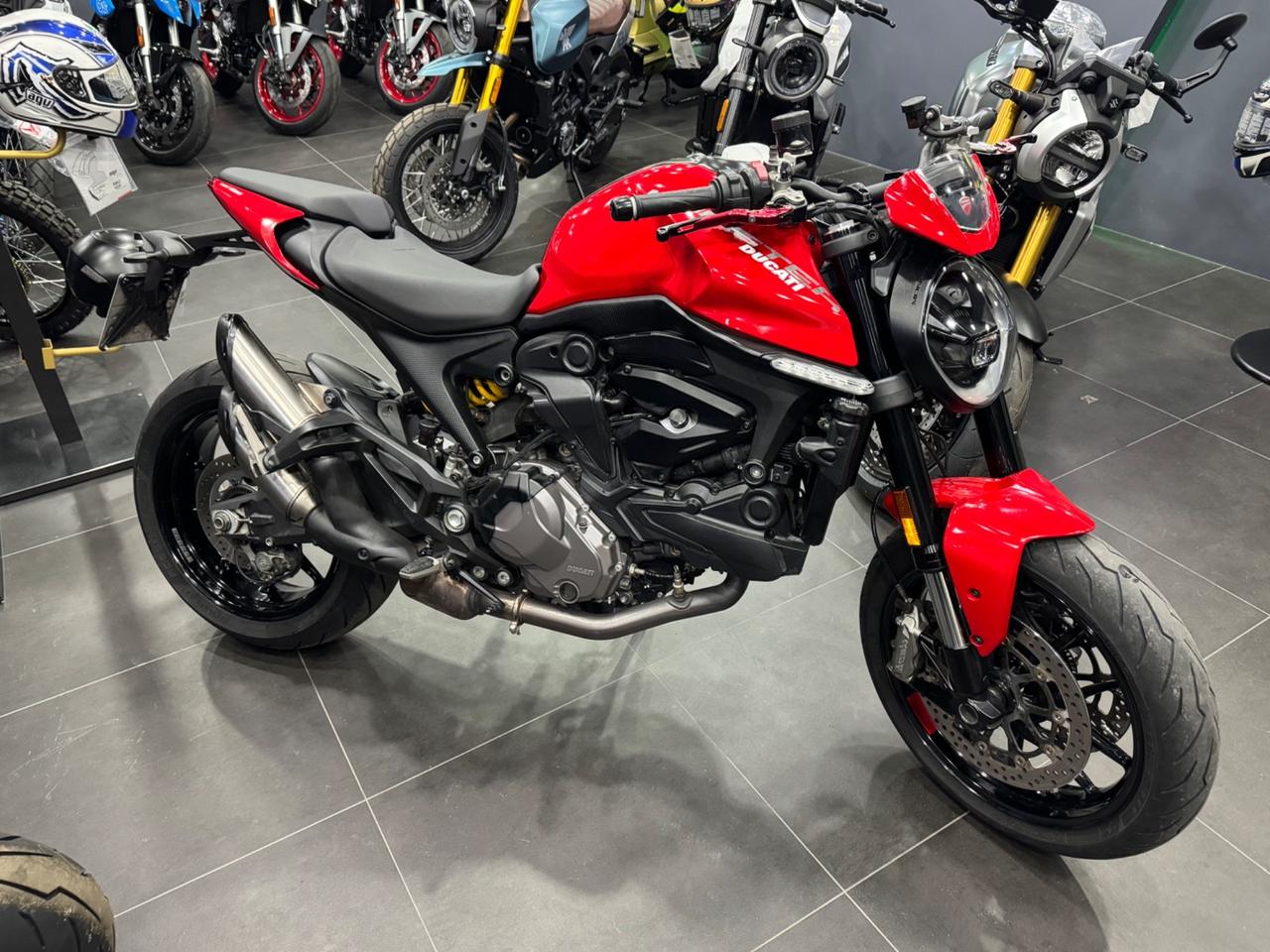 Ducati Monster 937 Plus