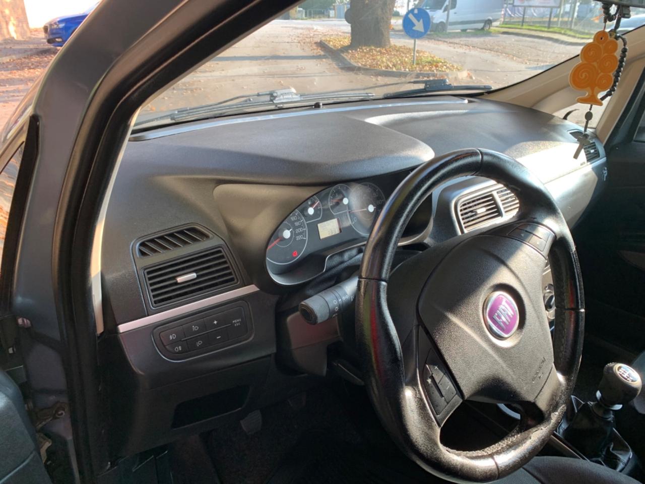 Fiat Panda Utilitaria 1.2 neopatentati