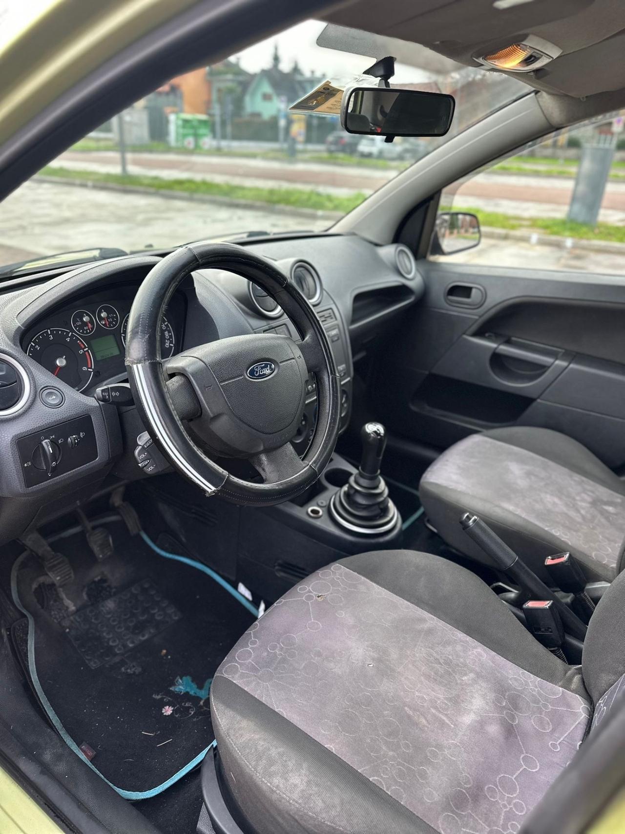 Ford Fiesta 1.4 TDCi 5p. Ghia