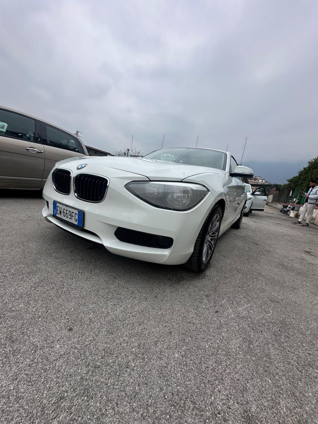 Bmw 114 114d 3p. Unique
