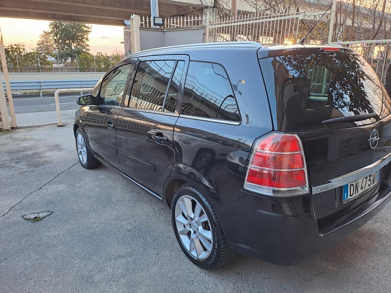 Opel Zafira 1.9 CDTI 120CV Cosmo 7 POSTI