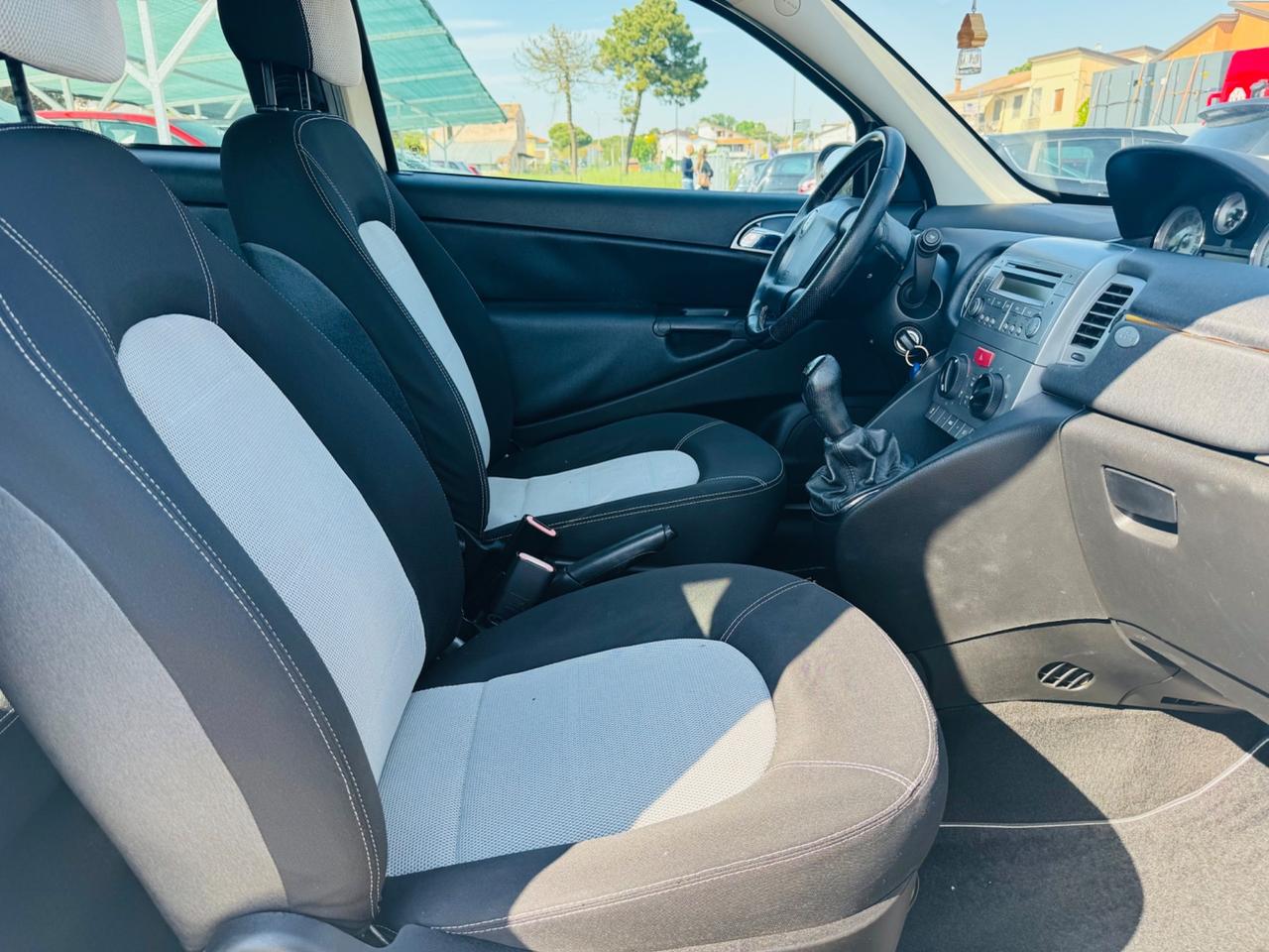 Lancia Ypsilon 1.3 Multijet 16V Momo Design