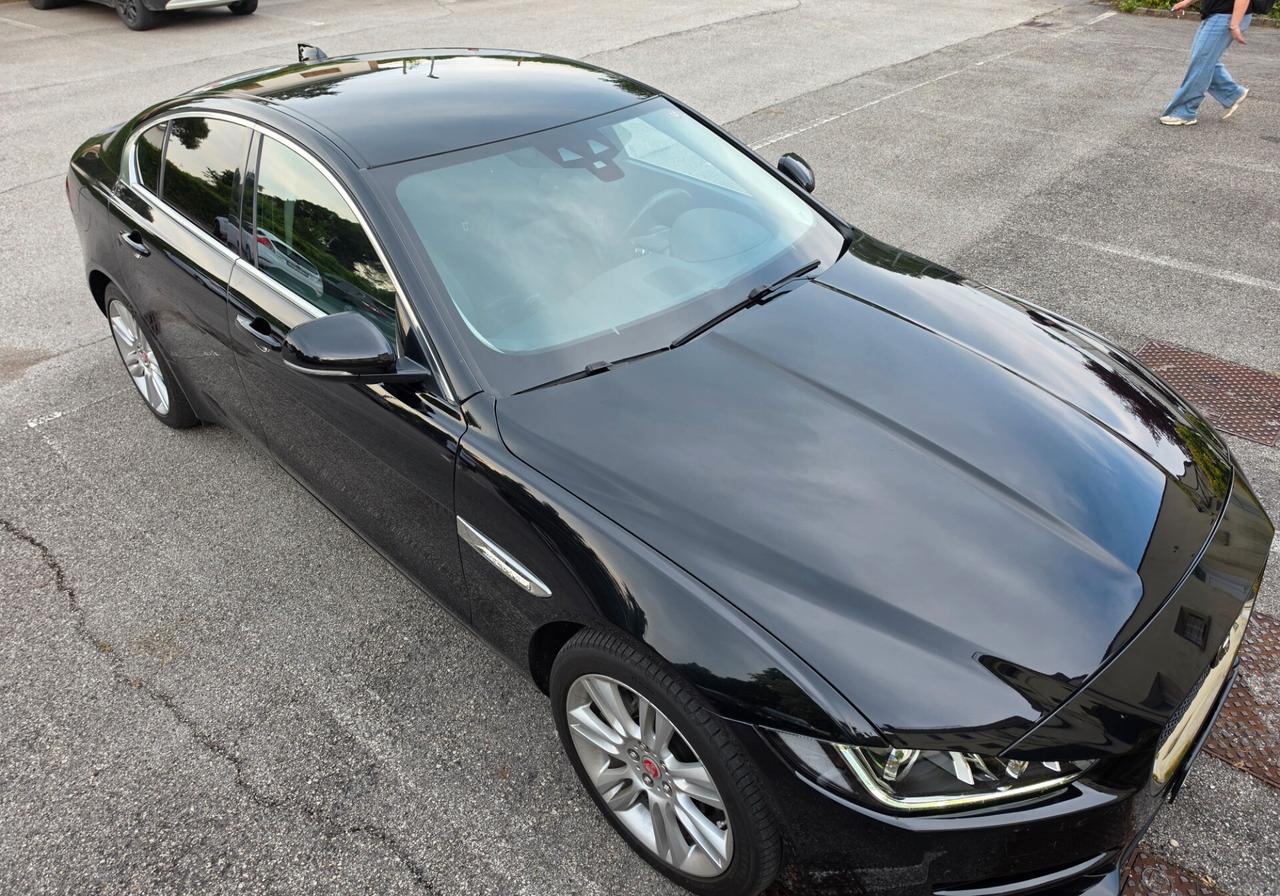 Jaguar XE 2.0 D Turbo aut. Portfolio