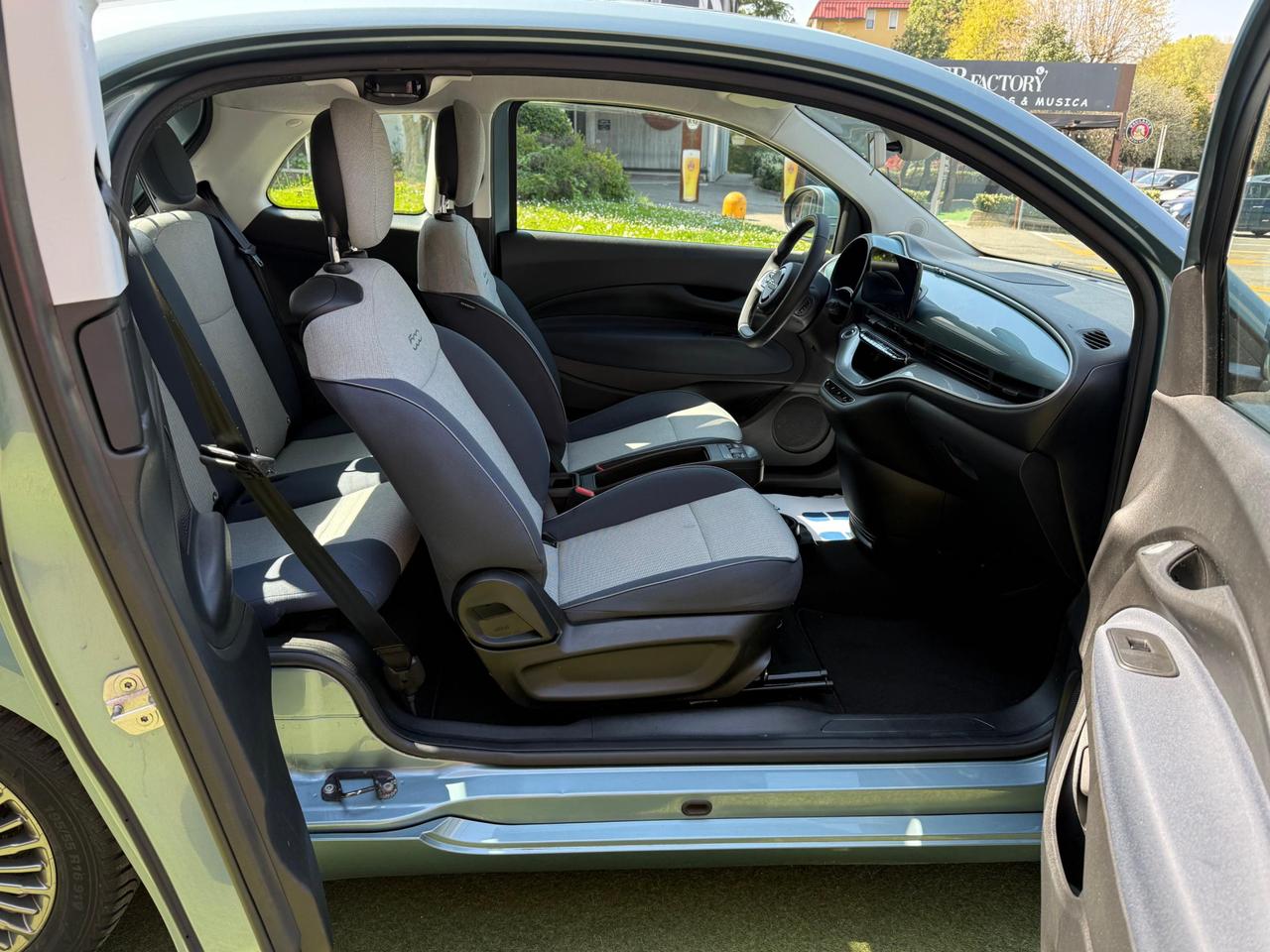 Fiat 500e 3+1 3+1 42 kWh Icon 28000KM UNIPROPRIETARIO