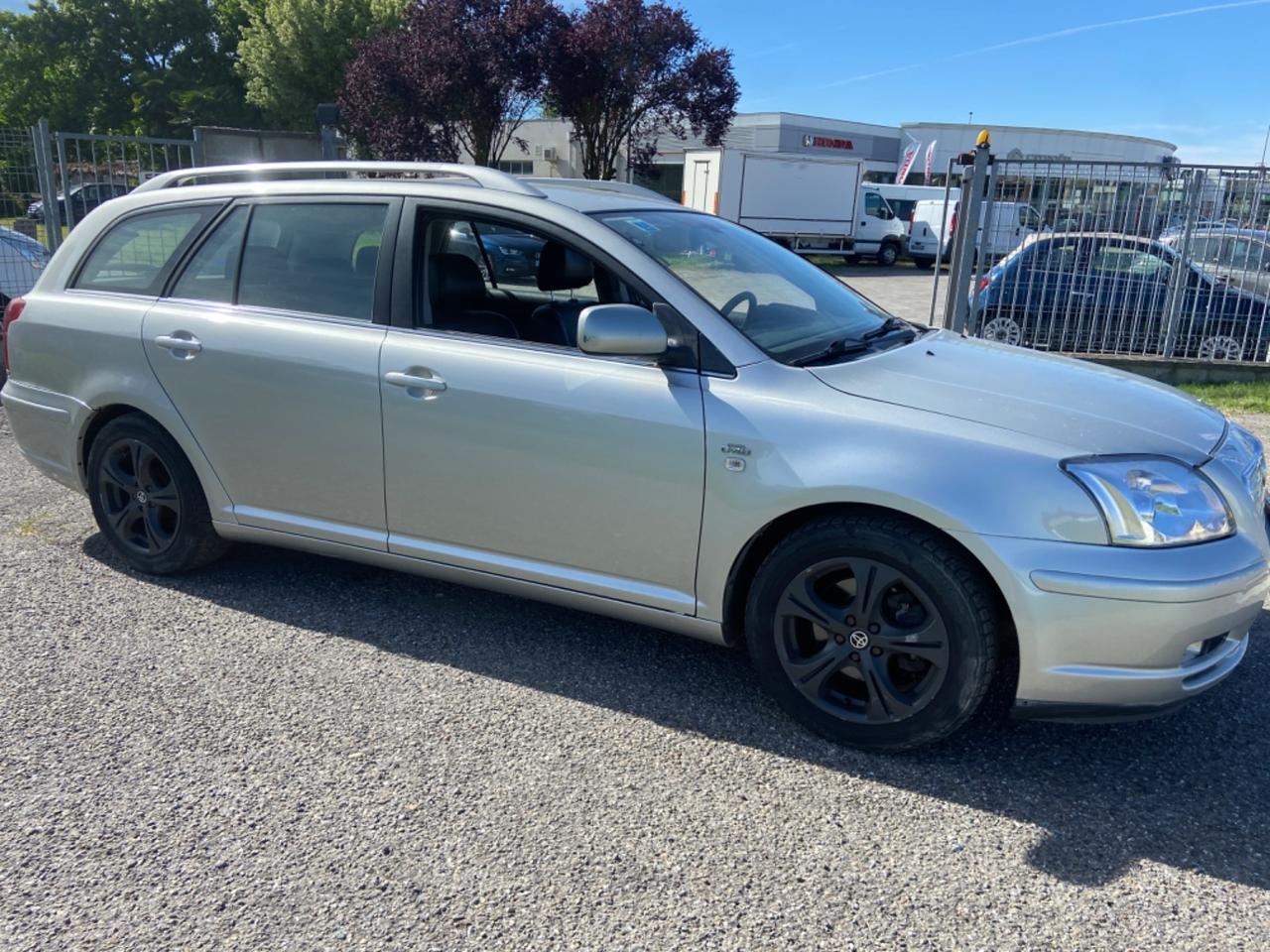 Toyota Avensis 2.0 D-4D 16V Station Wagon
