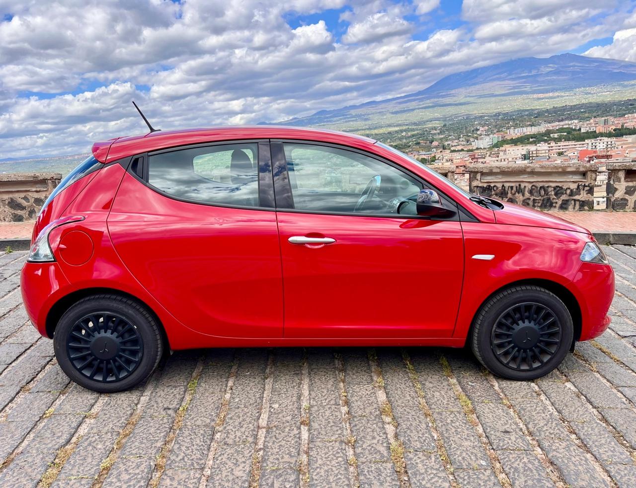 Lancia Ypsilon 1.0 FireFly 5 porte S&S Hybrid Silver Plus