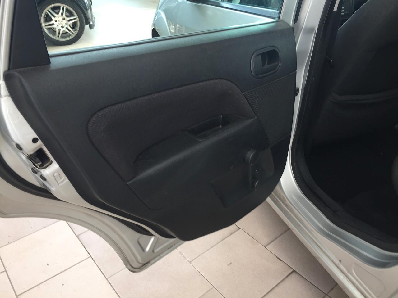 Ford Fiesta 1.2 16V 5p. Titanium