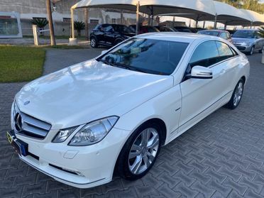 MERCEDES-BENZ E 220 CDI Coupé BlueEFFICIENCY Avantgarde