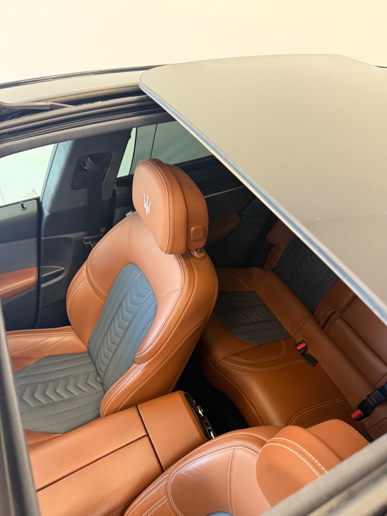 Maserati Levante Granlusso 250 auto TETTO APRIBIE APPLE CARPLAY,TELECAMERA,NAVI,KM CERTIFICATI ITALIA