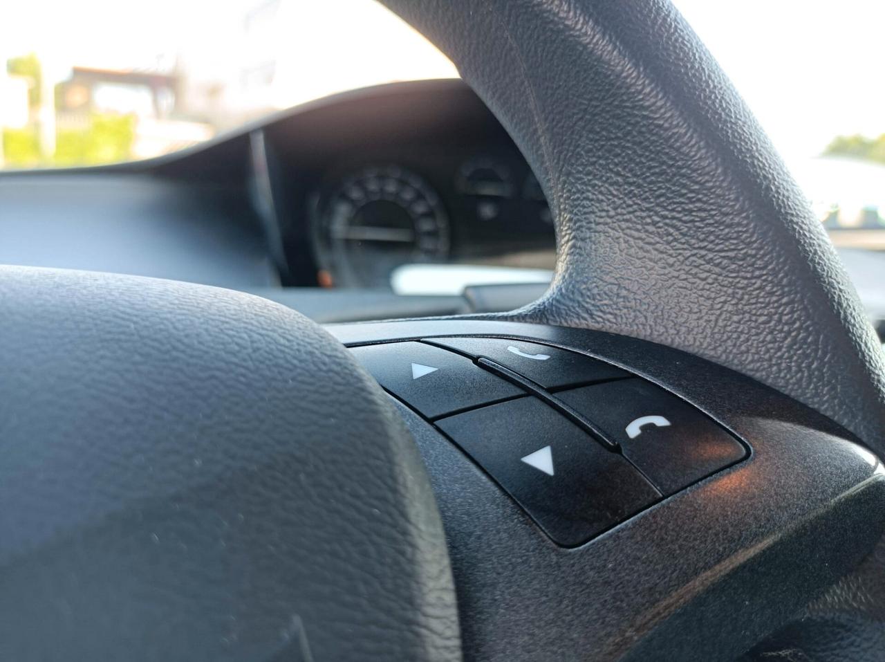 Lancia Ypsilon 1.0 FireFly 5 porte S&S Hybrid Silver