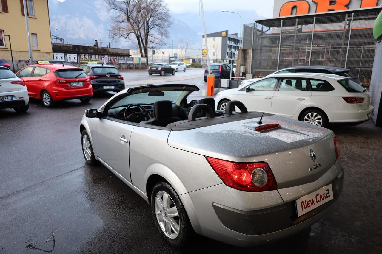 Renault Megane Mégane C-C 1.6 16V Confort Dynamique