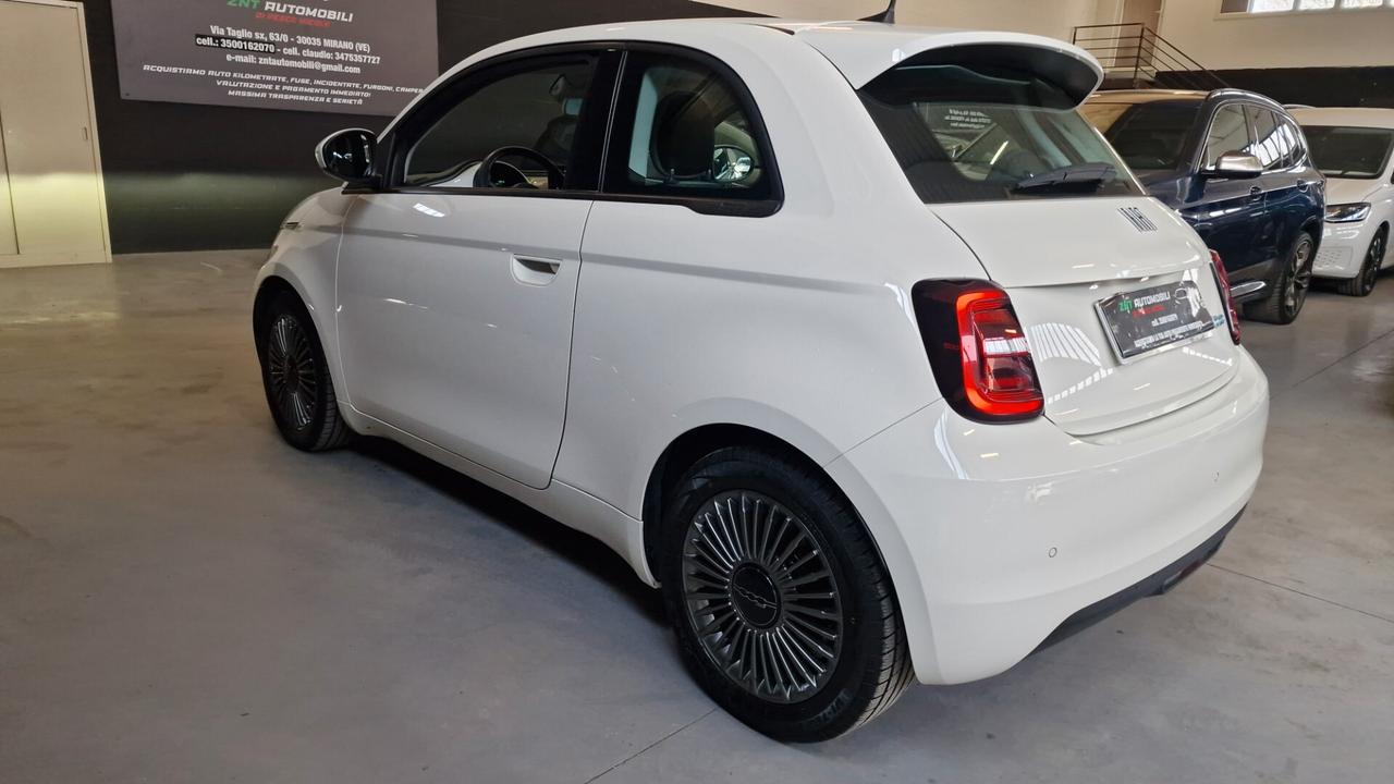 Fiat 500 500e Berlina 42 kWh La Prima