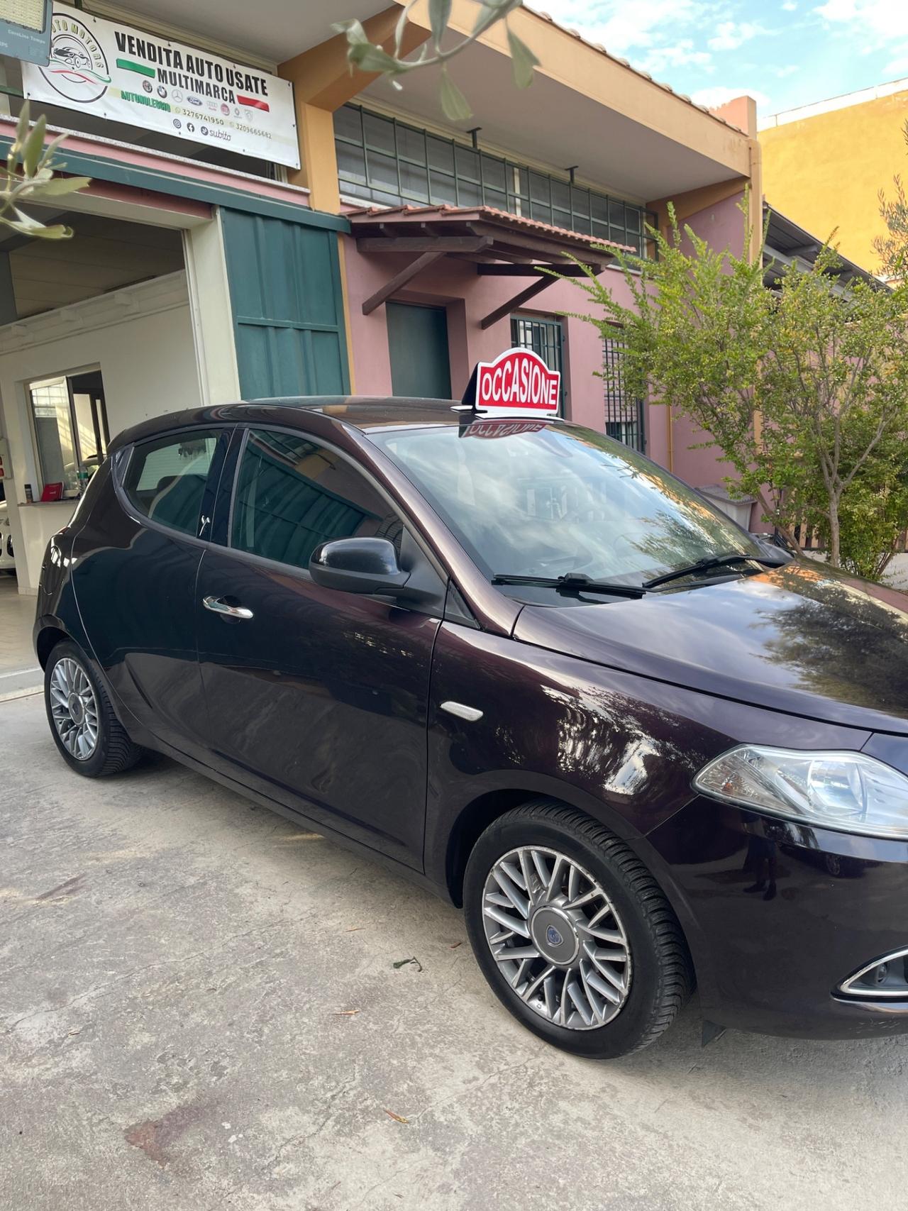 Lancia Ypsilon 1.2 69 CV 5 porte S&S Platinum
