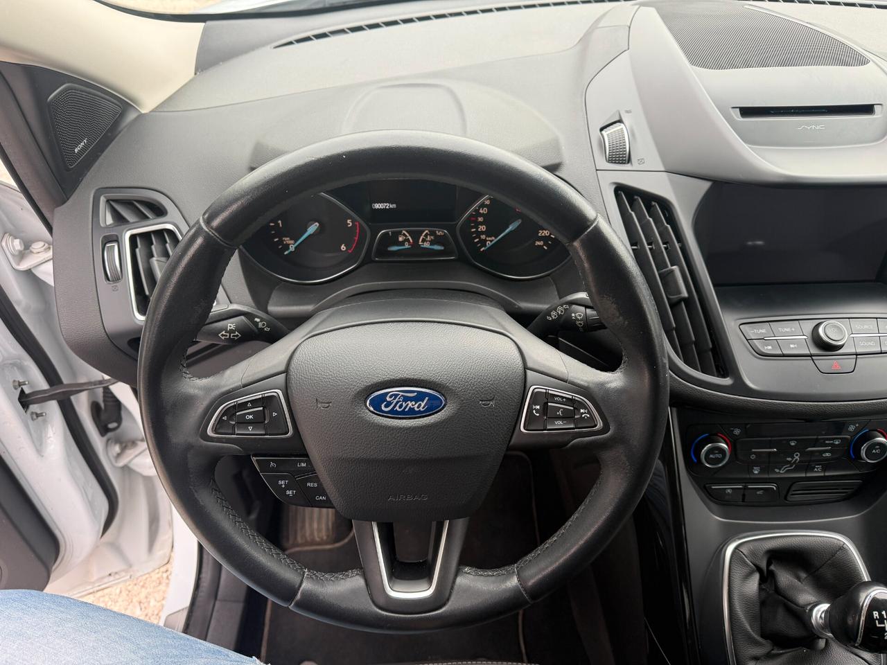 Ford Kuga 1.5 TDCI 120 CV 2WD Titanium 90.000 KM