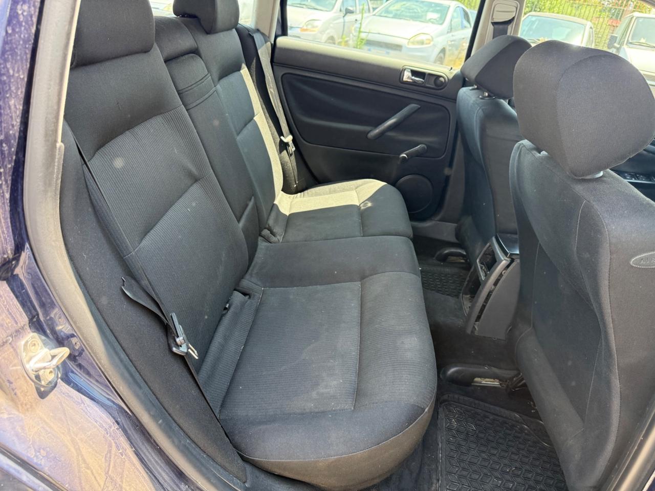 Volkswagen Passat 1.9 TDI/130 CV cat Var. T.line