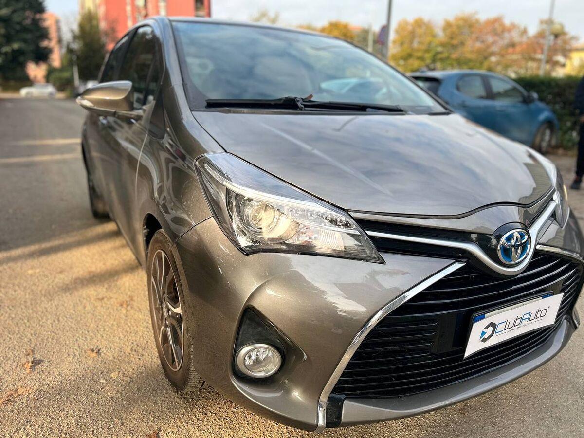 Toyota Yaris 1.5h Trend Red Edition 5p