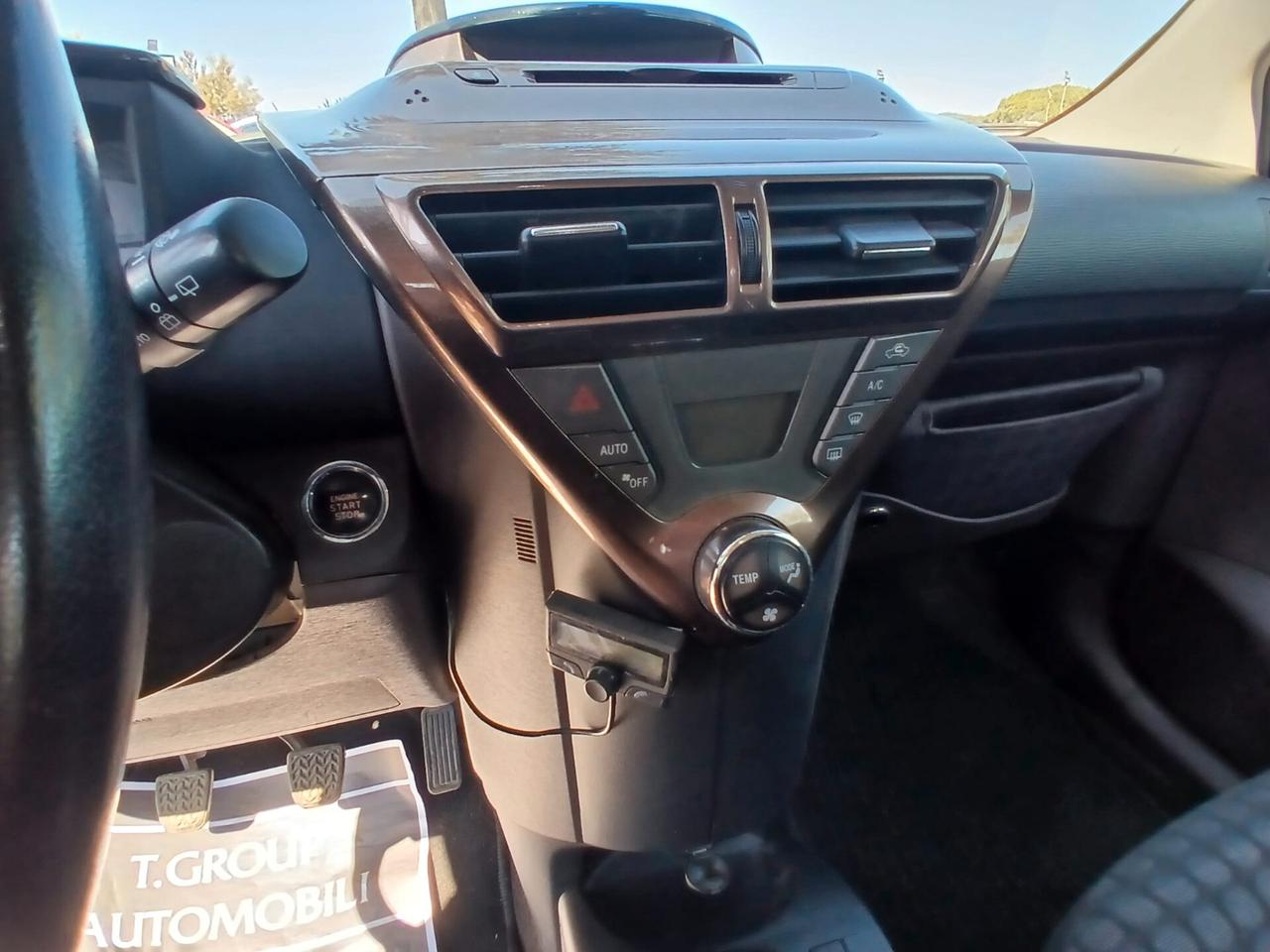 Toyota iQ 1.0 Sol