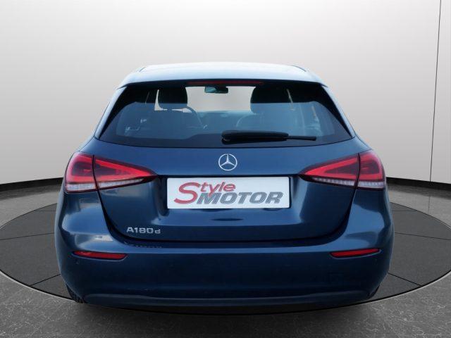 MERCEDES-BENZ A 180 d Automatic Business Extra